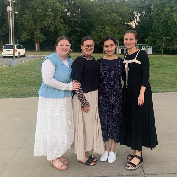 Meet your Posher, Natalie - Picture 5 of 7